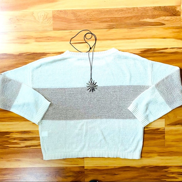 Tops - Brand new light stretchy comfy sweater